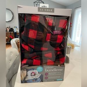 Brand new JJ Cole Bundle Me